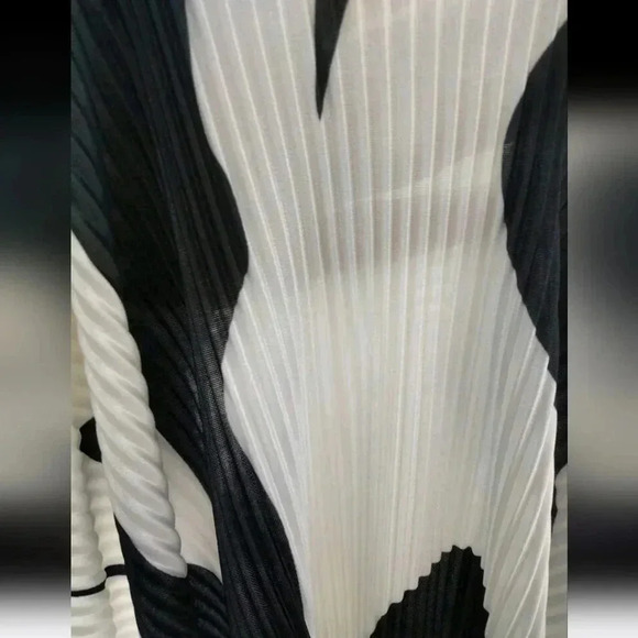 Graphic Print Mermaid Hem Skirt - Picture 4 of 7